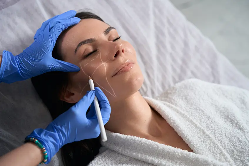 Facelift - Plastic Surgery